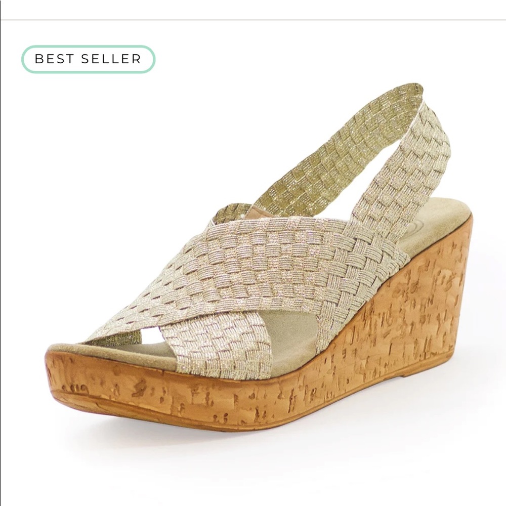 NIB Charleston Shoe Co Med Gold Size 6 Wedge